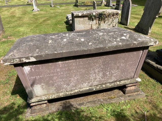 Howell Powell chest tomb.jpg